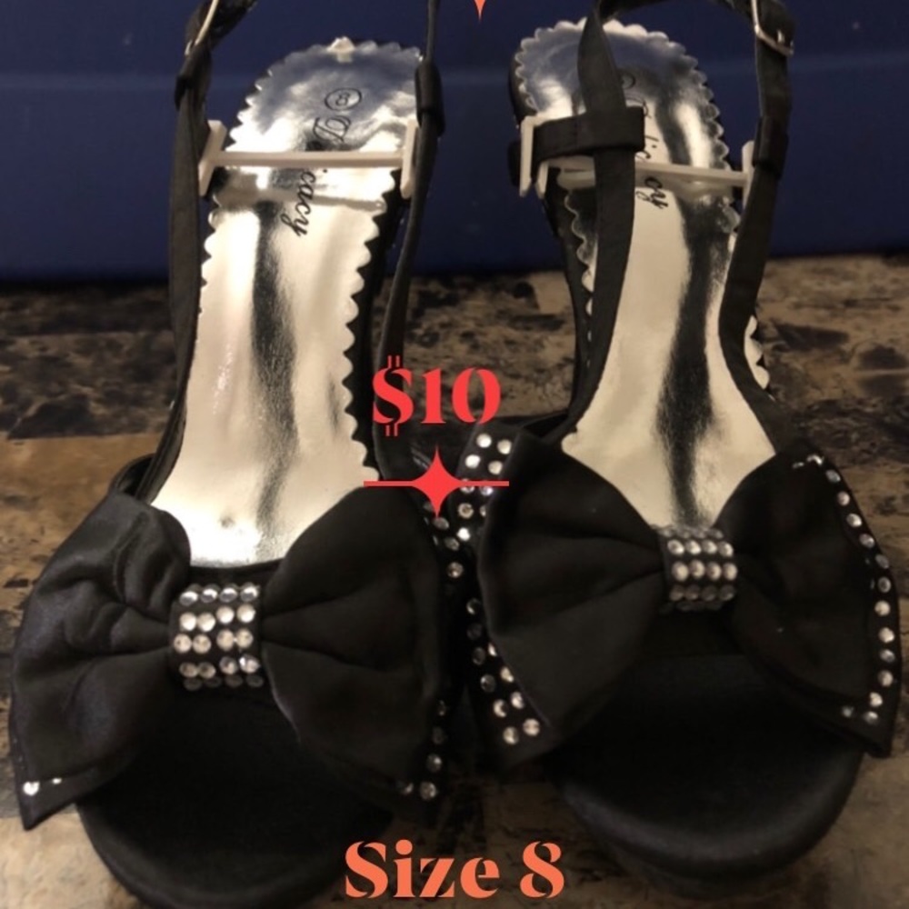 Women’s size 8 heels